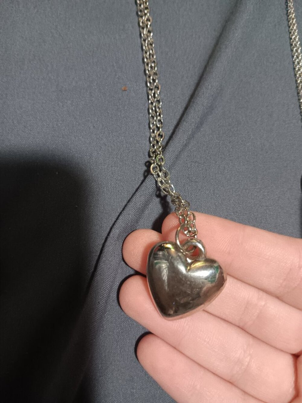 Thick heart necklace